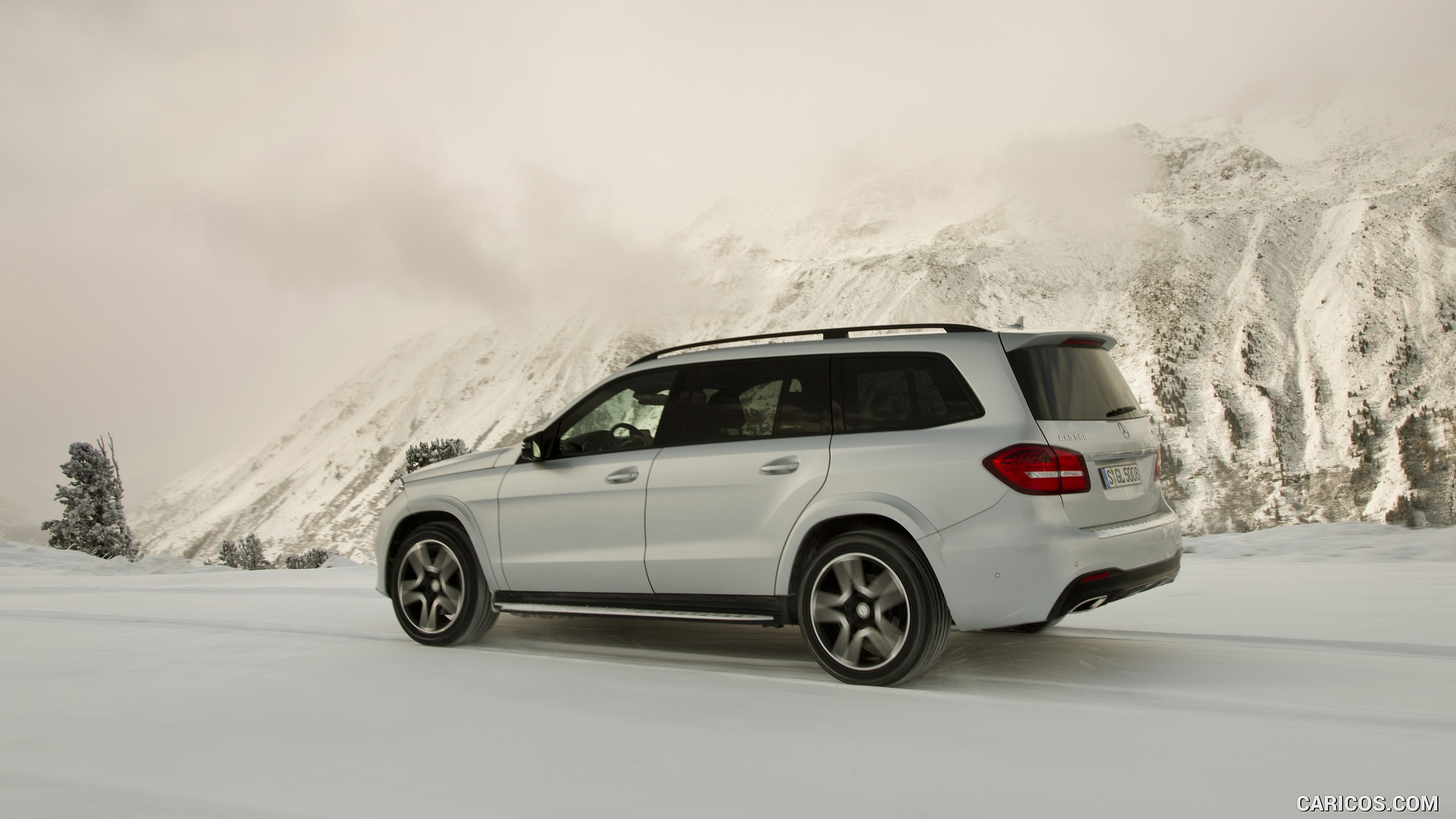 2017 Mercedes-Benz GLS 500 4MATIC AMG Line in Snow - Side, #133 of 255