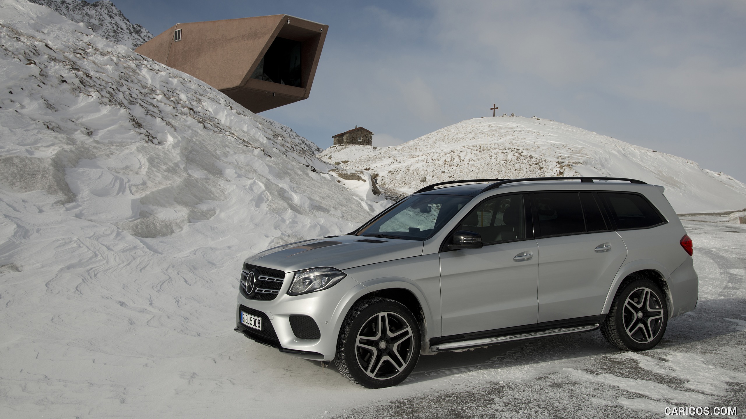 2017 Mercedes-Benz GLS 500 4MATIC AMG Line in Snow - Side, #139 of 255