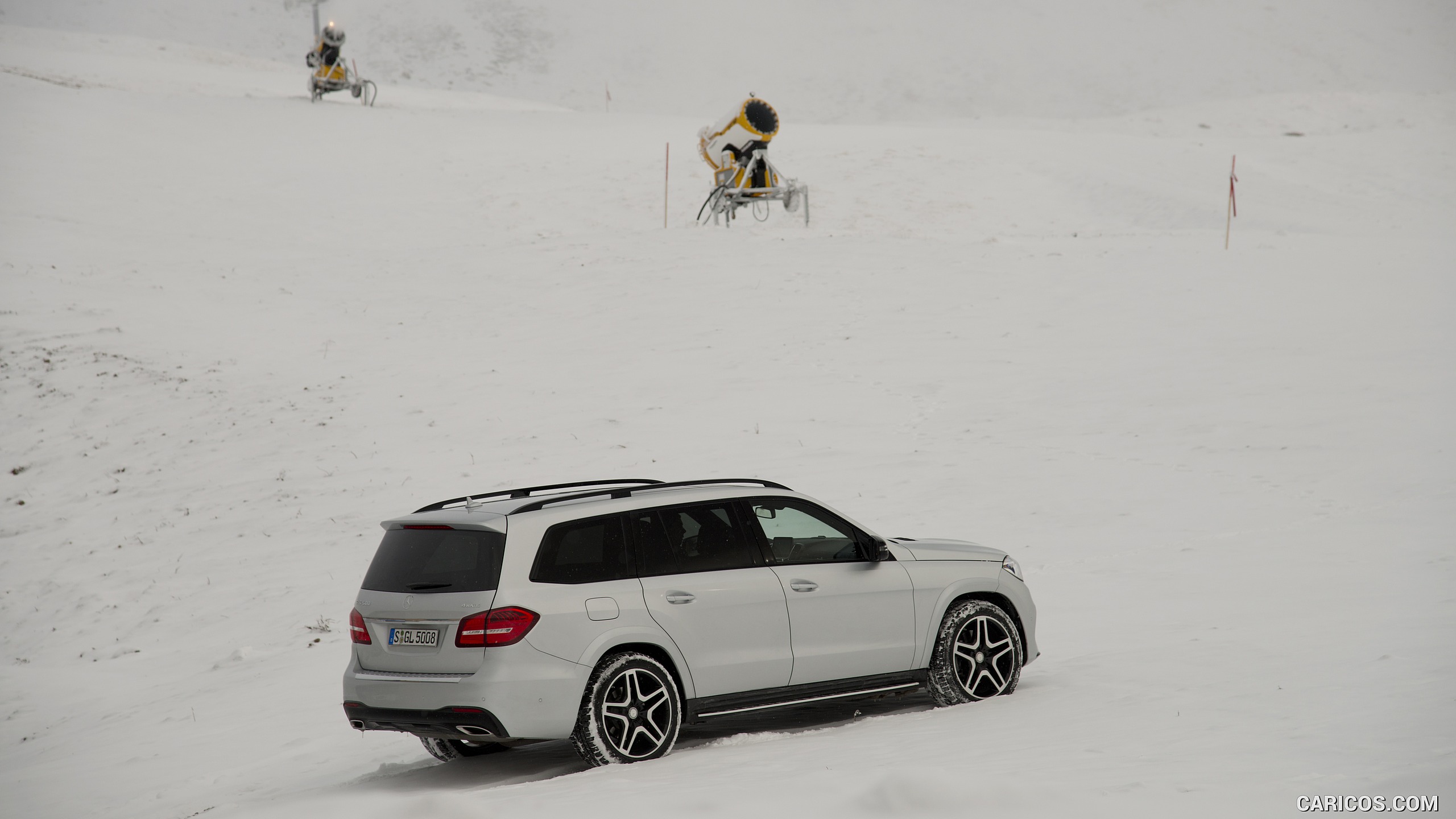 2017 Mercedes-Benz GLS 500 4MATIC AMG Line in Snow - Side, #157 of 255