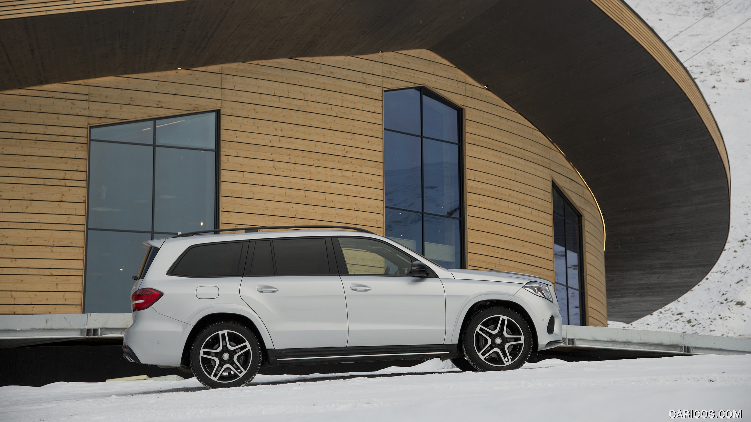 2017 Mercedes-Benz GLS 500 4MATIC AMG Line in Snow - Side, #159 of 255