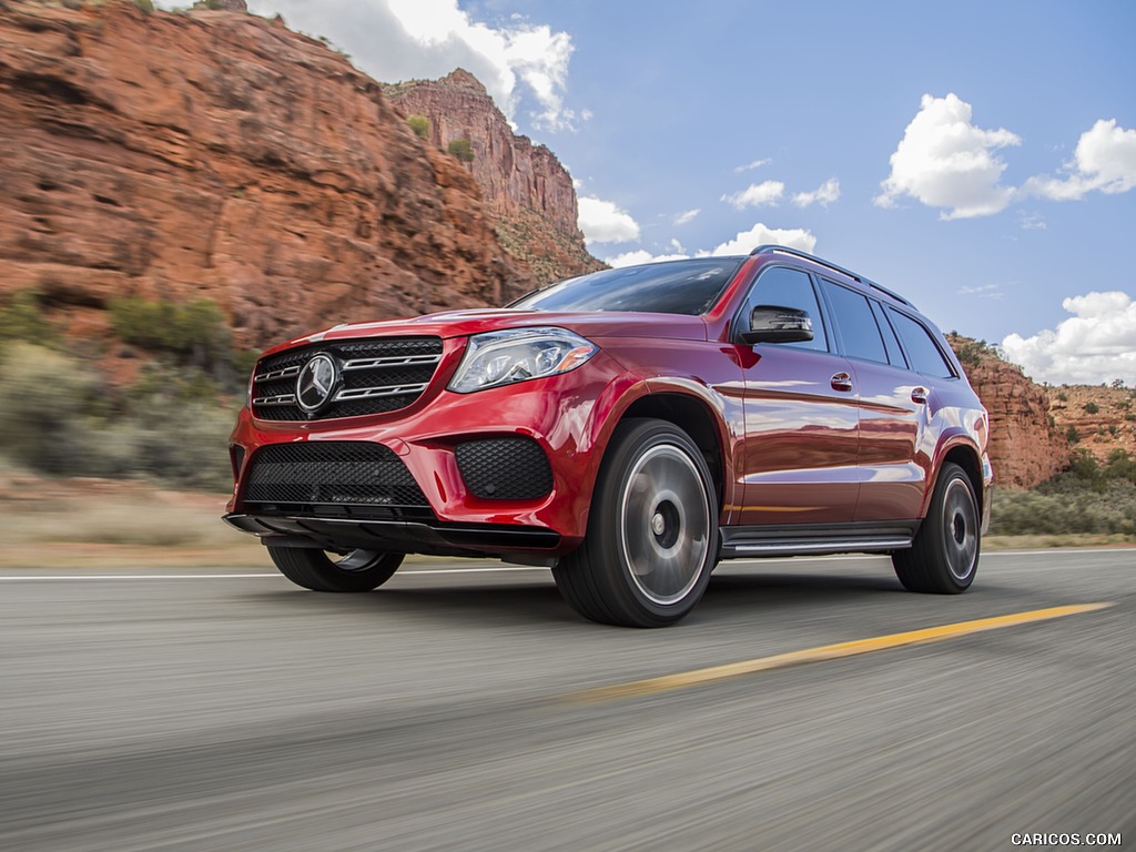 2017 Mercedes-Benz GLS 550 (US-Spec) - Front