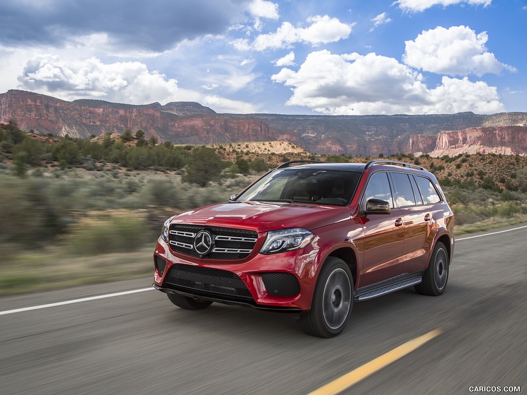 2017 Mercedes-Benz GLS 550 (US-Spec) - Front