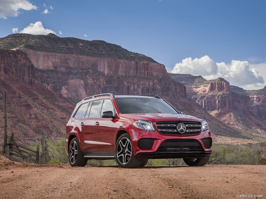 2017 Mercedes-Benz GLS 550 (US-Spec) - Front