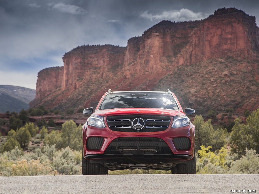 2017 Mercedes-Benz GLS 550 (US-Spec) - Front