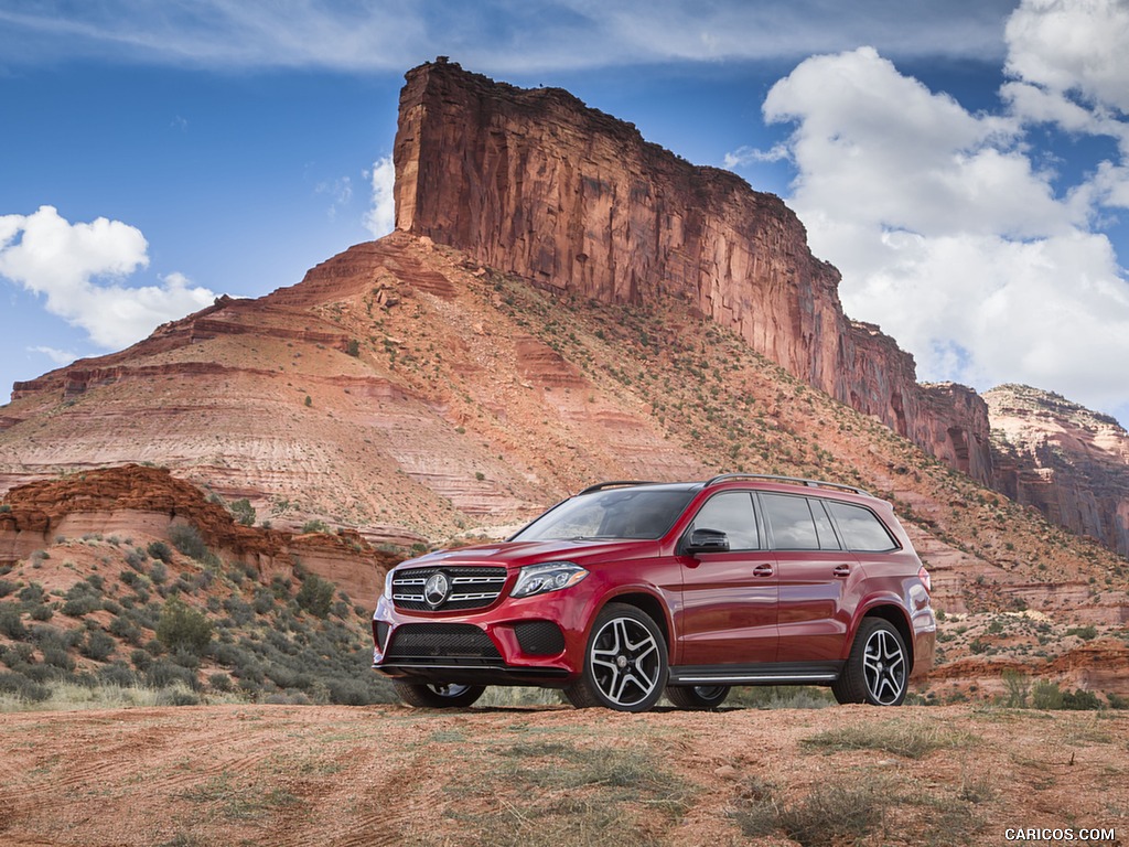 2017 Mercedes-Benz GLS 550 (US-Spec) - Front