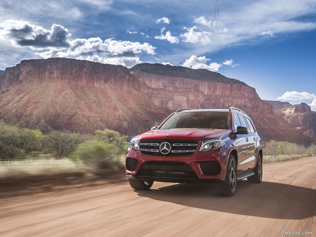 2017 Mercedes-Benz GLS 550 (US-Spec) - Front