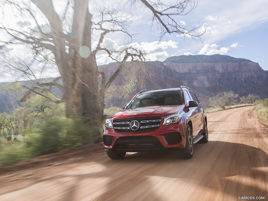 2017 Mercedes-Benz GLS 550 (US-Spec) - Front