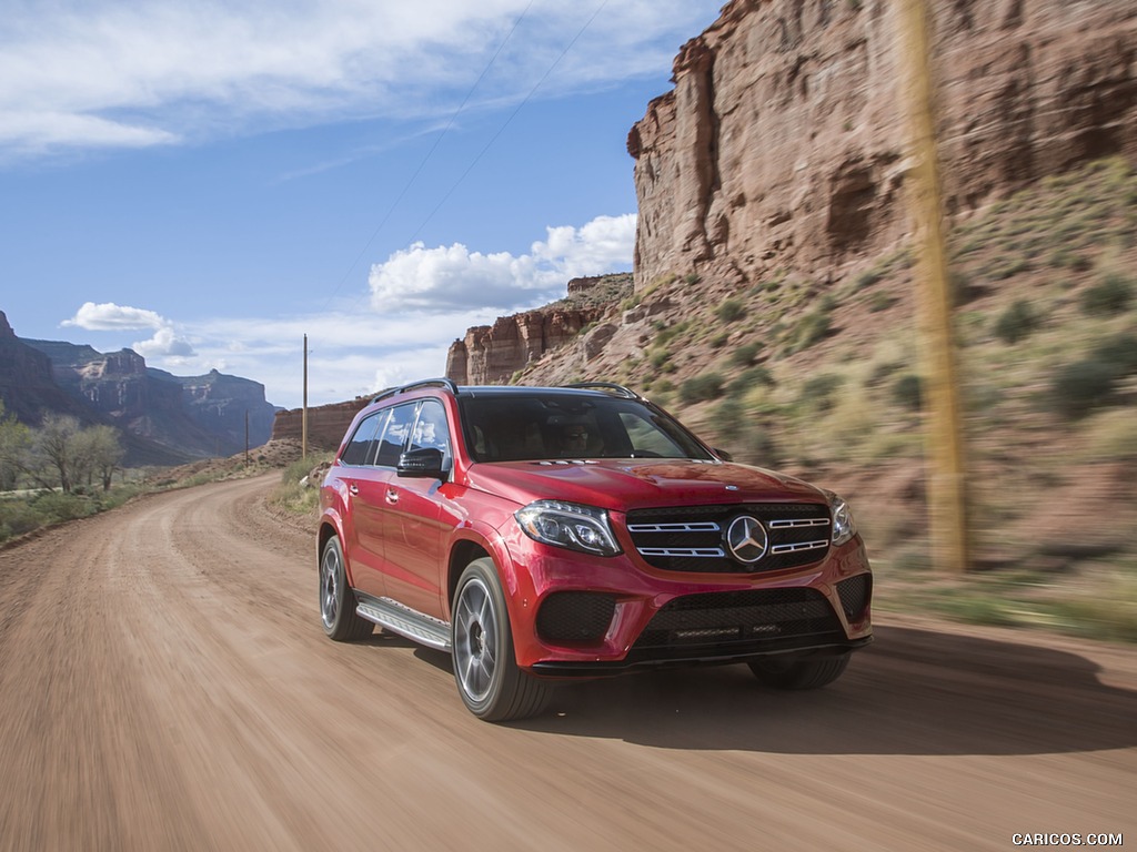 2017 Mercedes-Benz GLS 550 (US-Spec) - Front