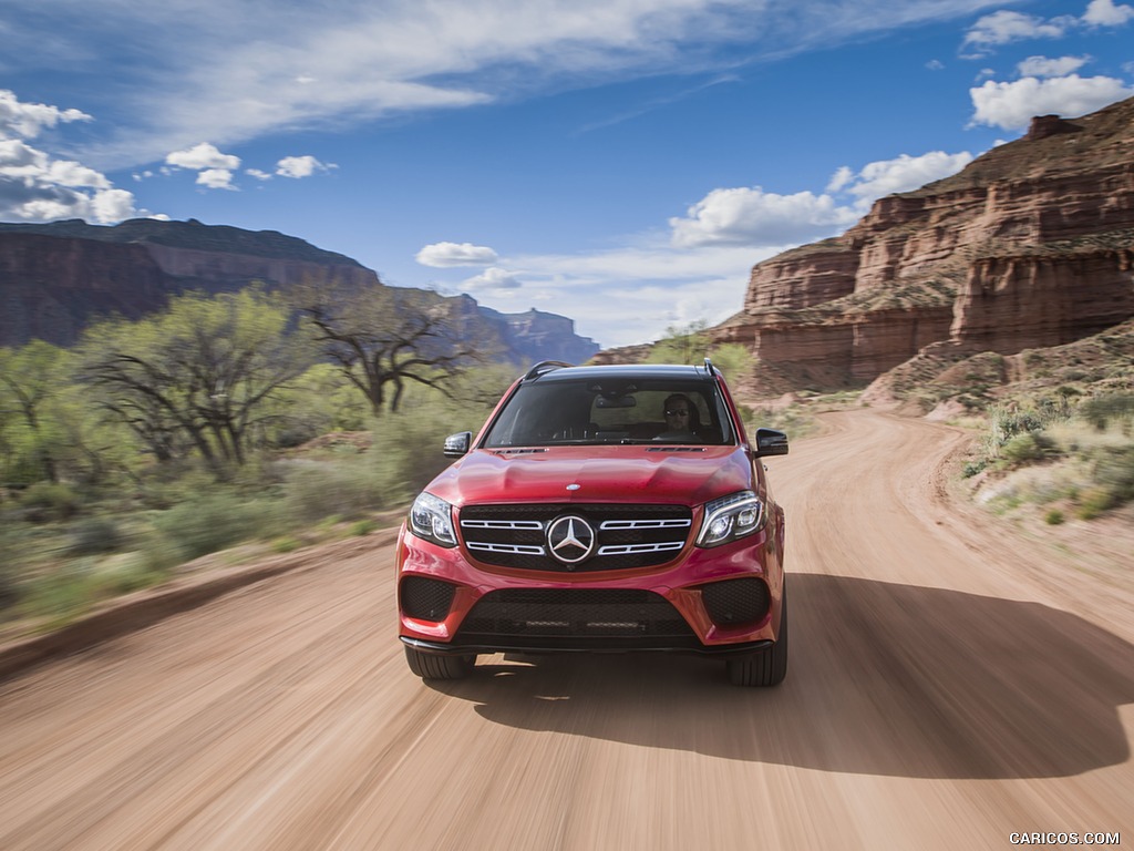 2017 Mercedes-Benz GLS 550 (US-Spec) - Front