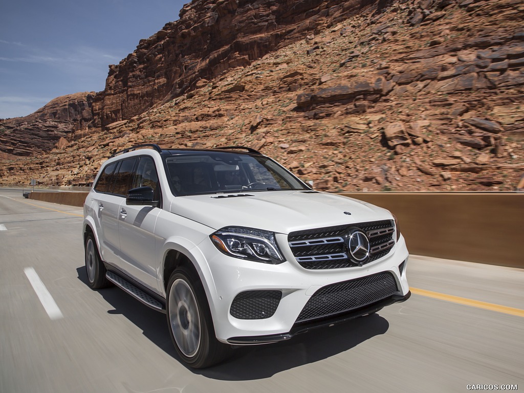 2017 Mercedes-Benz GLS 550 (US-Spec) - Front