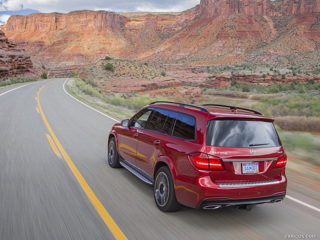 2017 Mercedes-Benz GLS 550 (US-Spec) - Rear