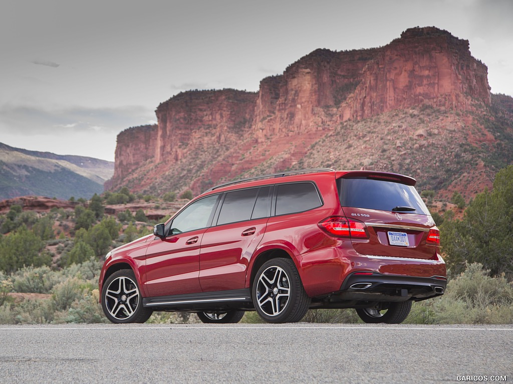 2017 Mercedes-Benz GLS 550 (US-Spec) - Rear