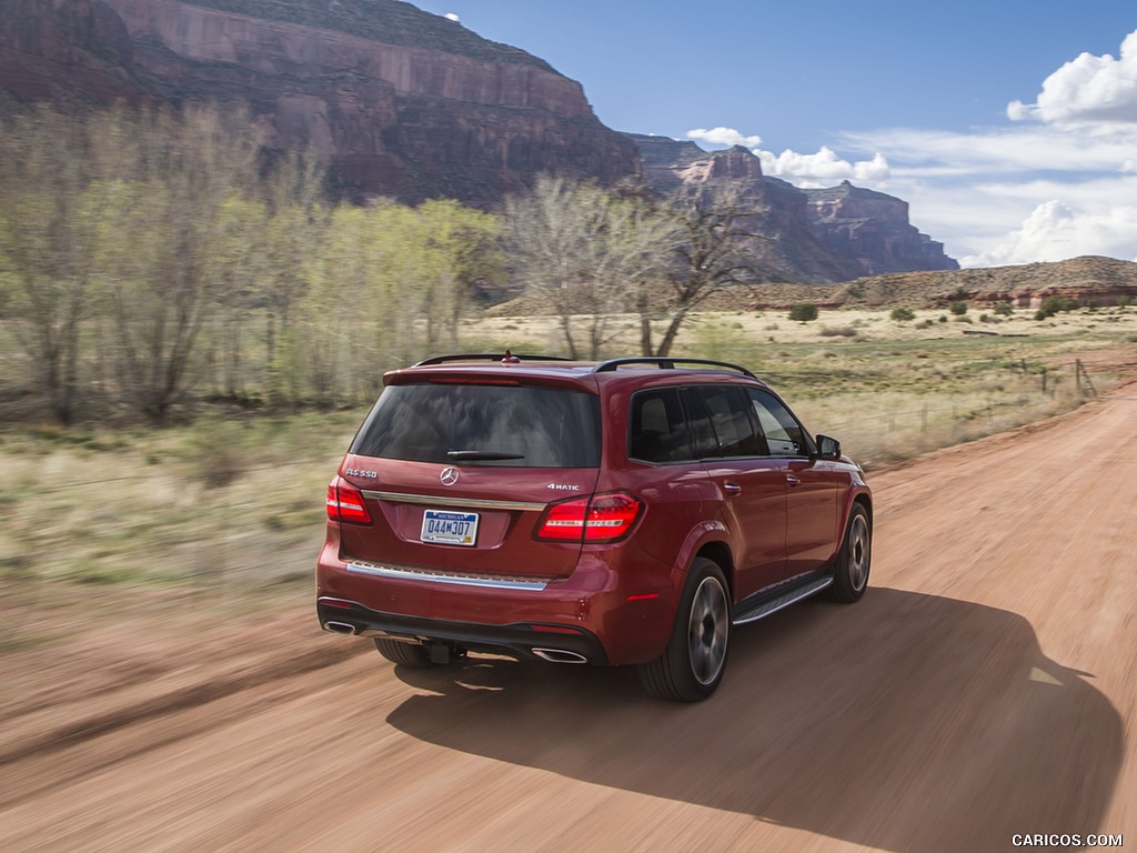 2017 Mercedes-Benz GLS 550 (US-Spec) - Rear