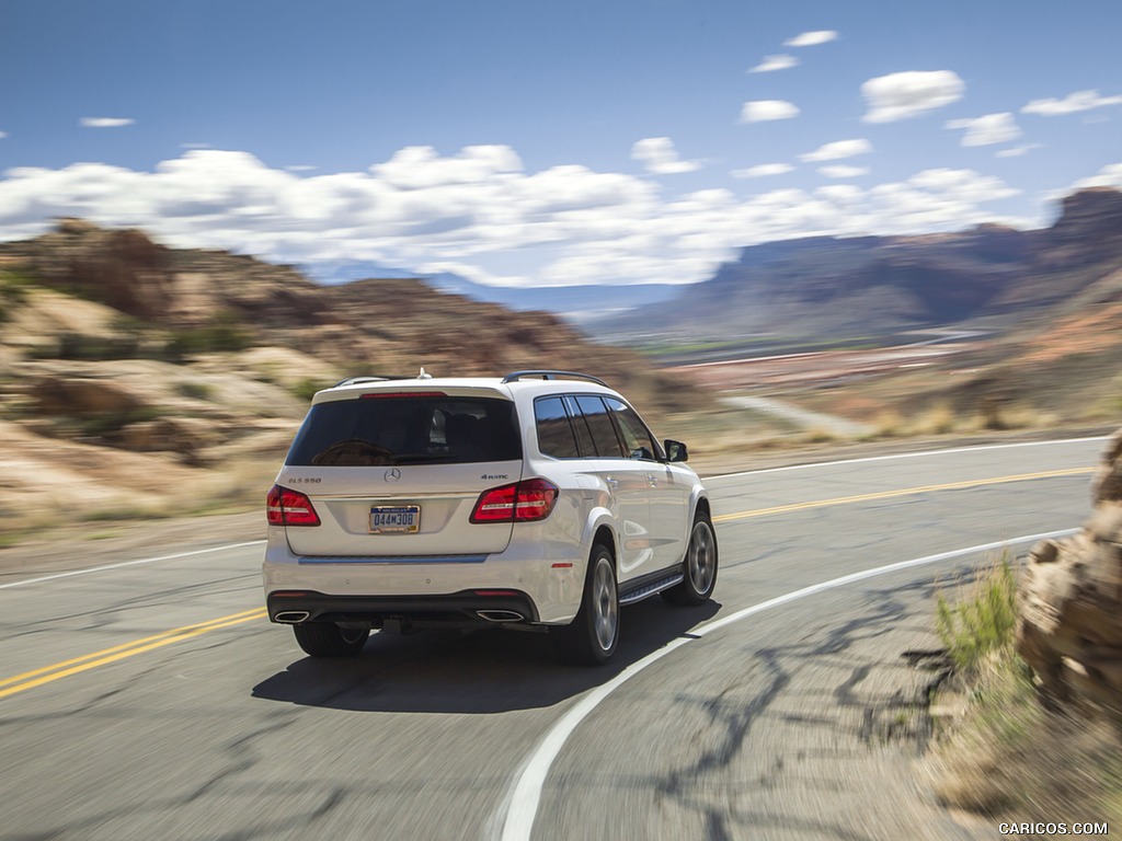 2017 Mercedes-Benz GLS 550 (US-Spec) - Rear