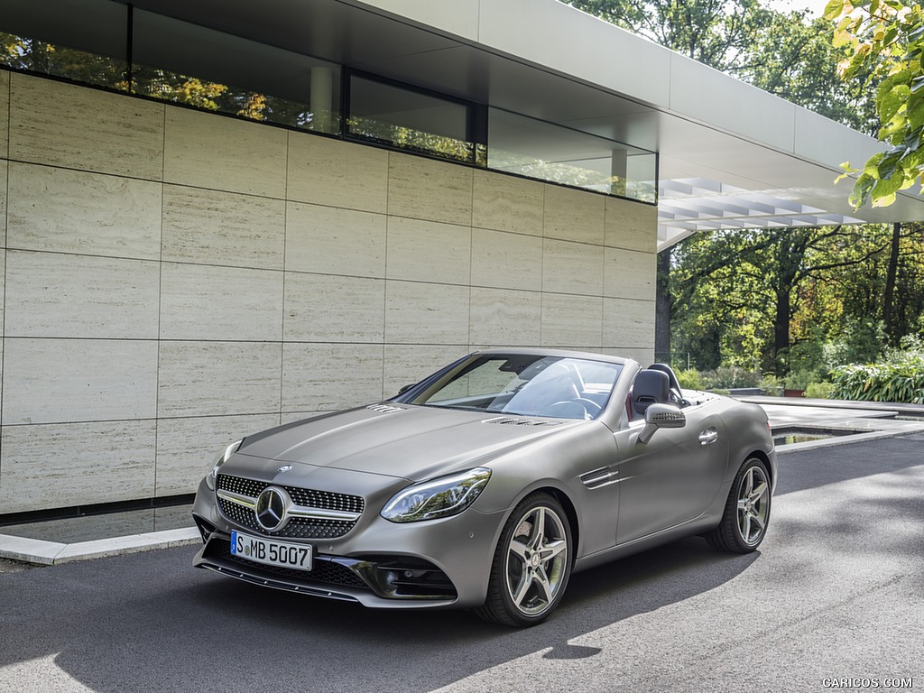 2017 Mercedes-Benz SLC 300 AMG Line (Color: Designo Cerrusit Grey Magno)