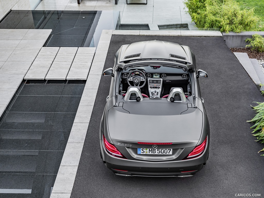 2017 Mercedes-Benz SLC 300 AMG Line (Color: Designo Cerrusit Grey Magno)