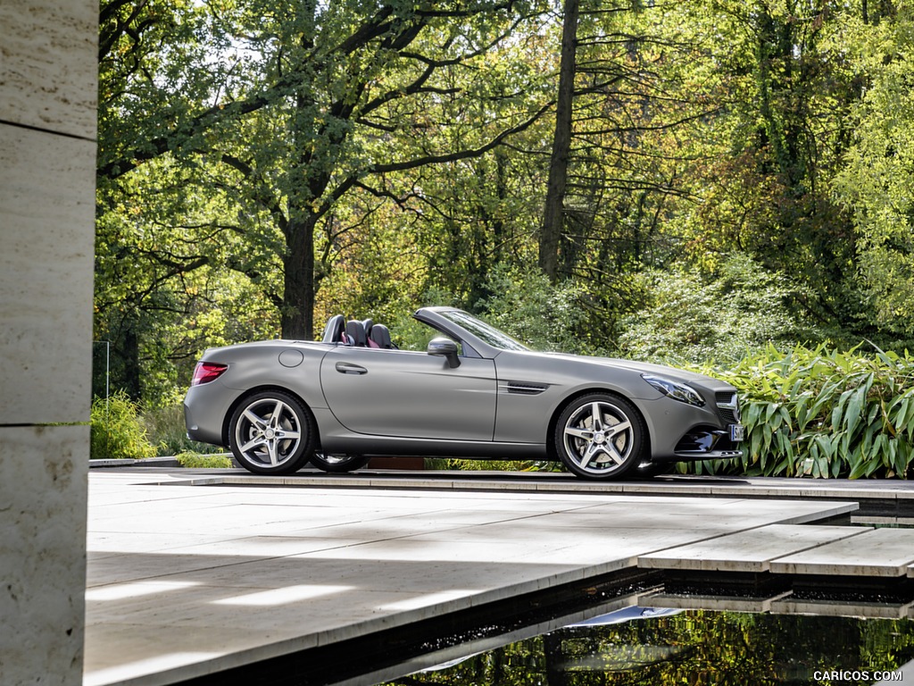 2017 Mercedes-Benz SLC 300 AMG Line (Color: Designo Cerrusit Grey Magno)