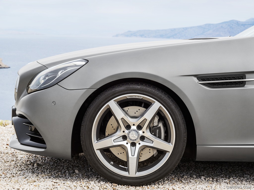 2017 Mercedes-Benz SLC 300 AMG Line (Color: Designo Cerrusit Grey Magno)