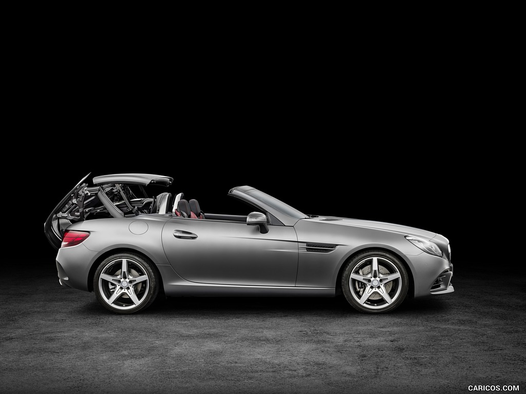 2017 Mercedes-Benz SLC 300 AMG Line (Color: Designo Cerrusit Grey Magno)