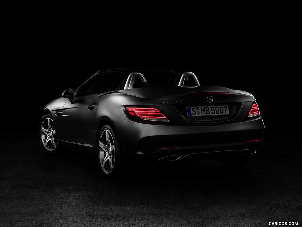 2017 Mercedes-Benz SLC 300 AMG Line (Color: Designo Cerrusit Grey Magno)