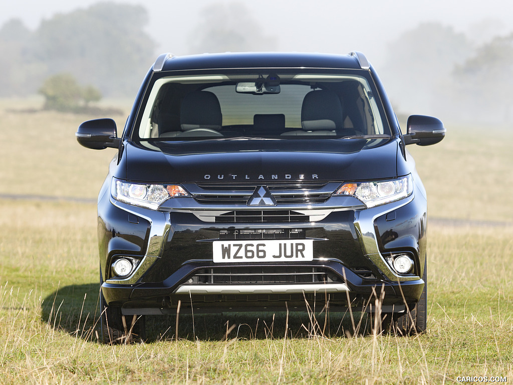 2017 Mitsubishi Outlander Plug-In Hybrid EV (UK-Spec) - Front