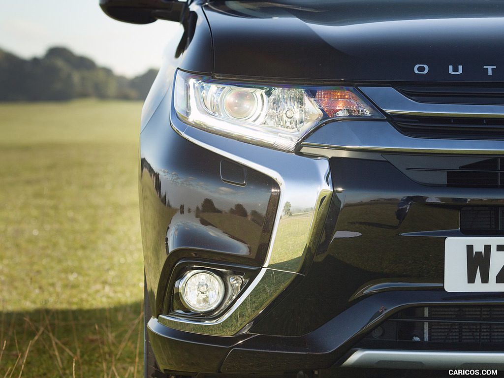 2017 Mitsubishi Outlander Plug-In Hybrid EV (UK-Spec) - Headlight