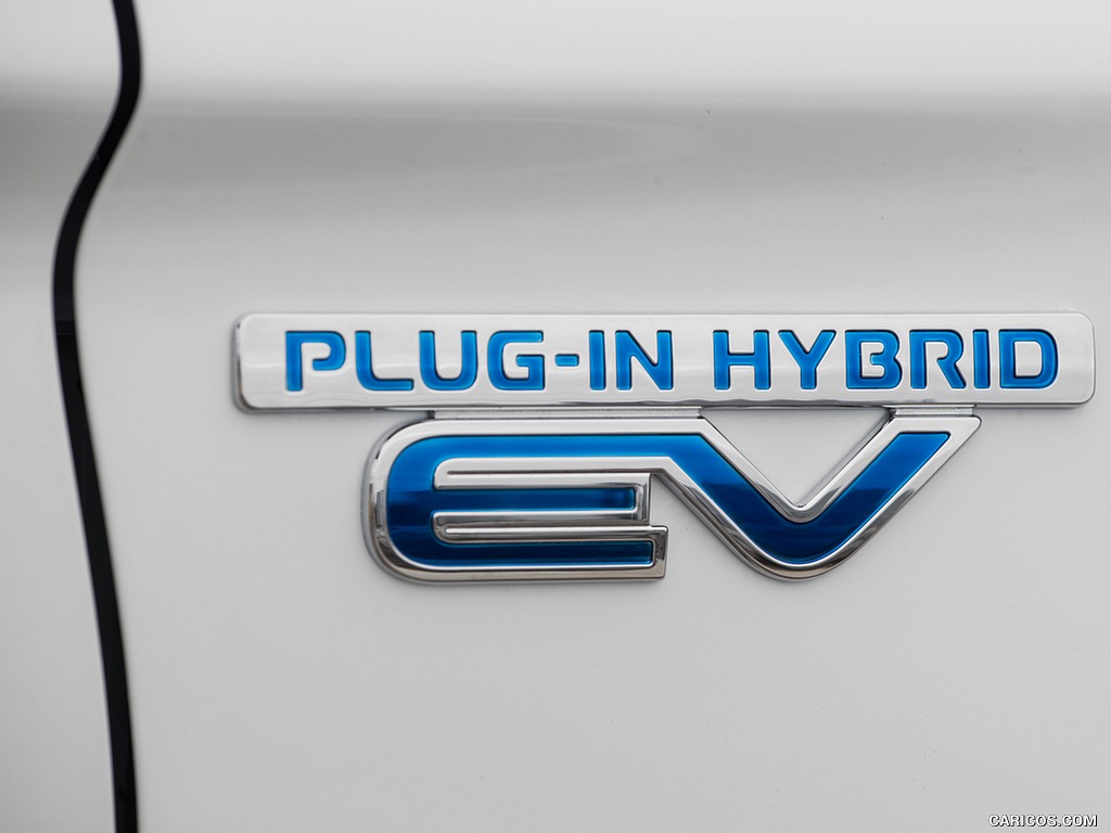 2017 Mitsubishi Outlander Plug-In Hybrid EV - Badge