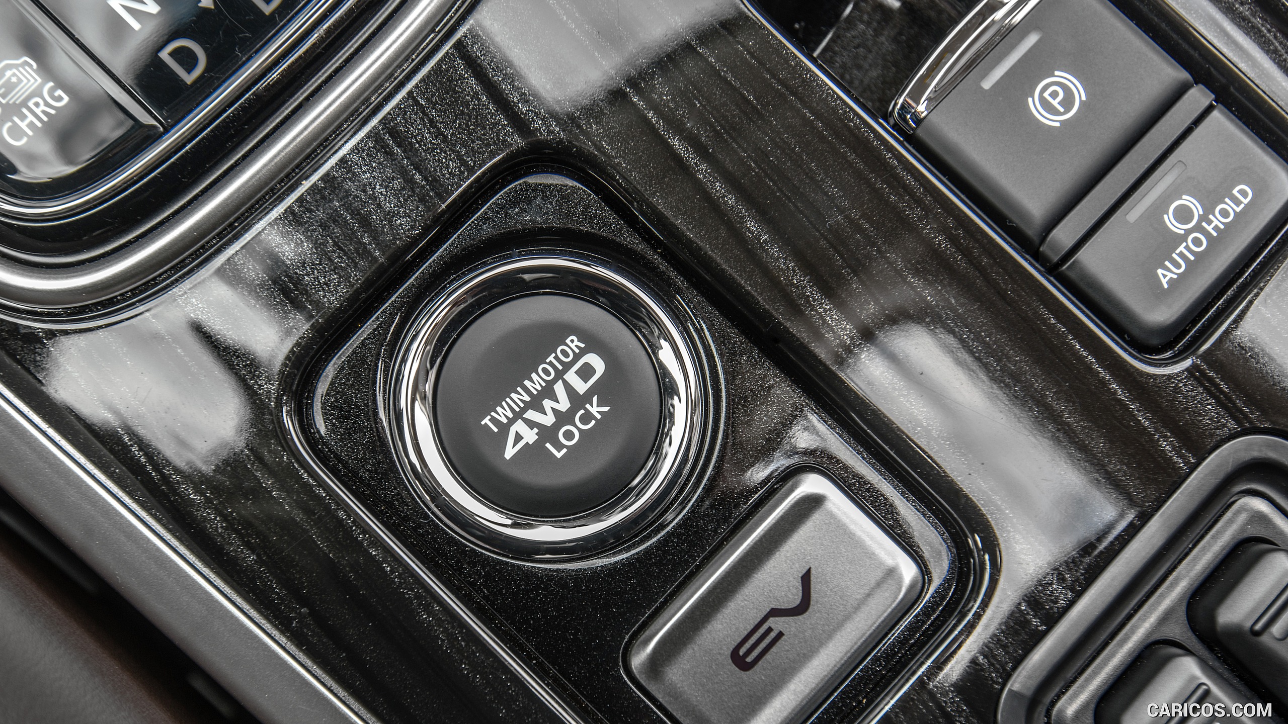 2017 Mitsubishi Outlander Plug-In Hybrid EV - Interior, Controls, #28 of 40