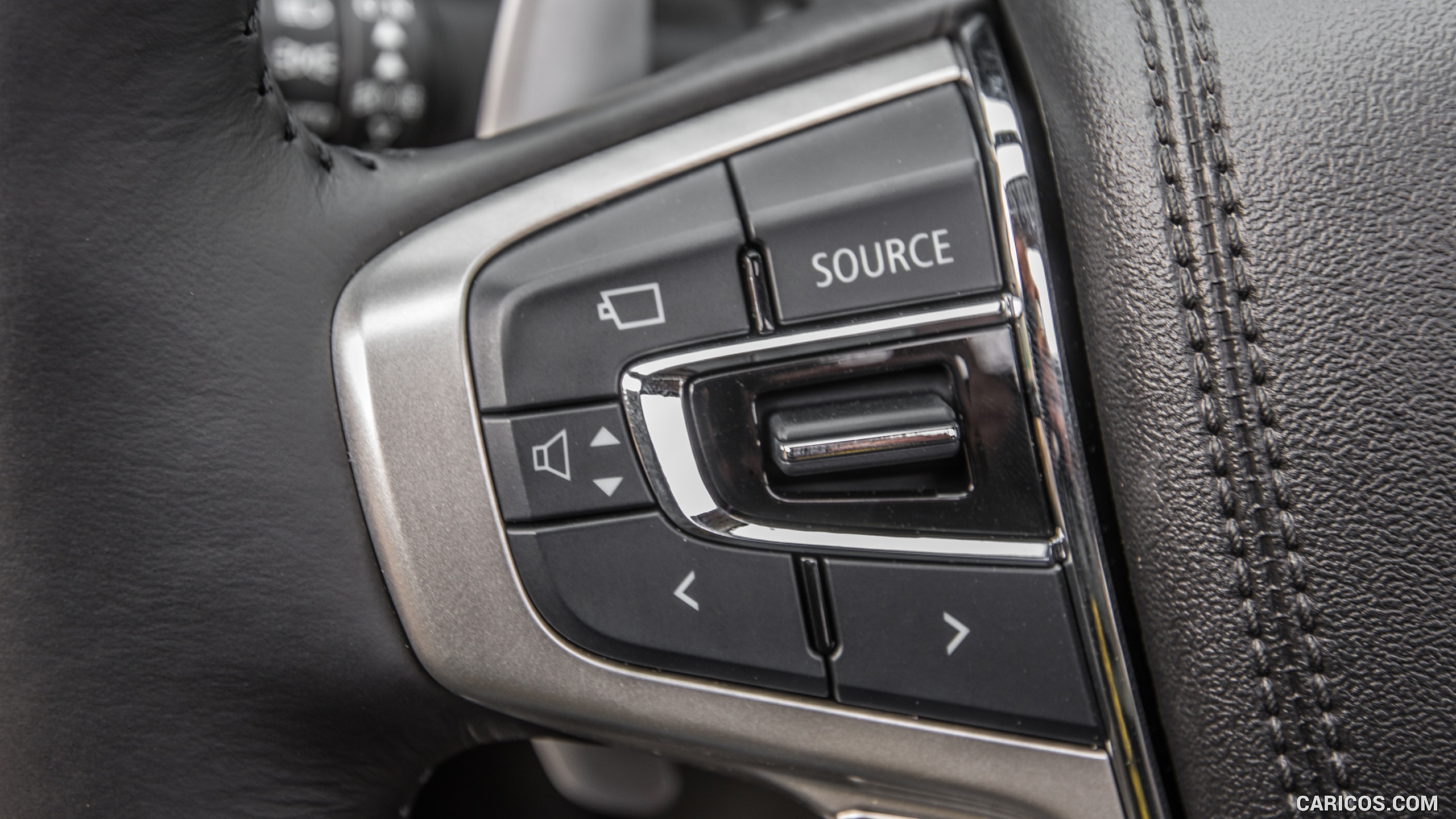 2017 Mitsubishi Outlander Plug-In Hybrid EV - Interior, Controls, #31 of 40