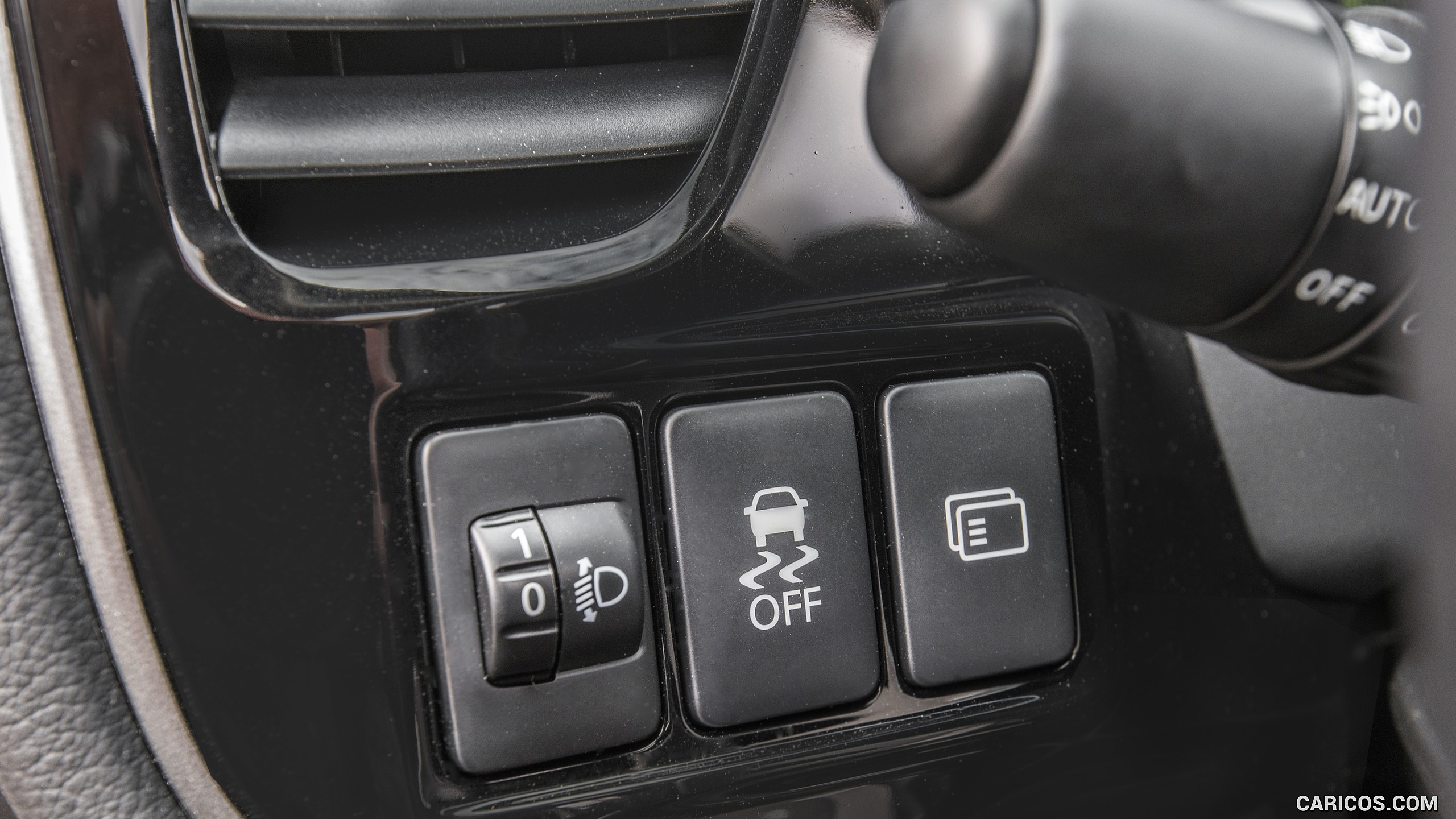 2017 Mitsubishi Outlander Plug-In Hybrid EV - Interior, Detail, #32 of 40