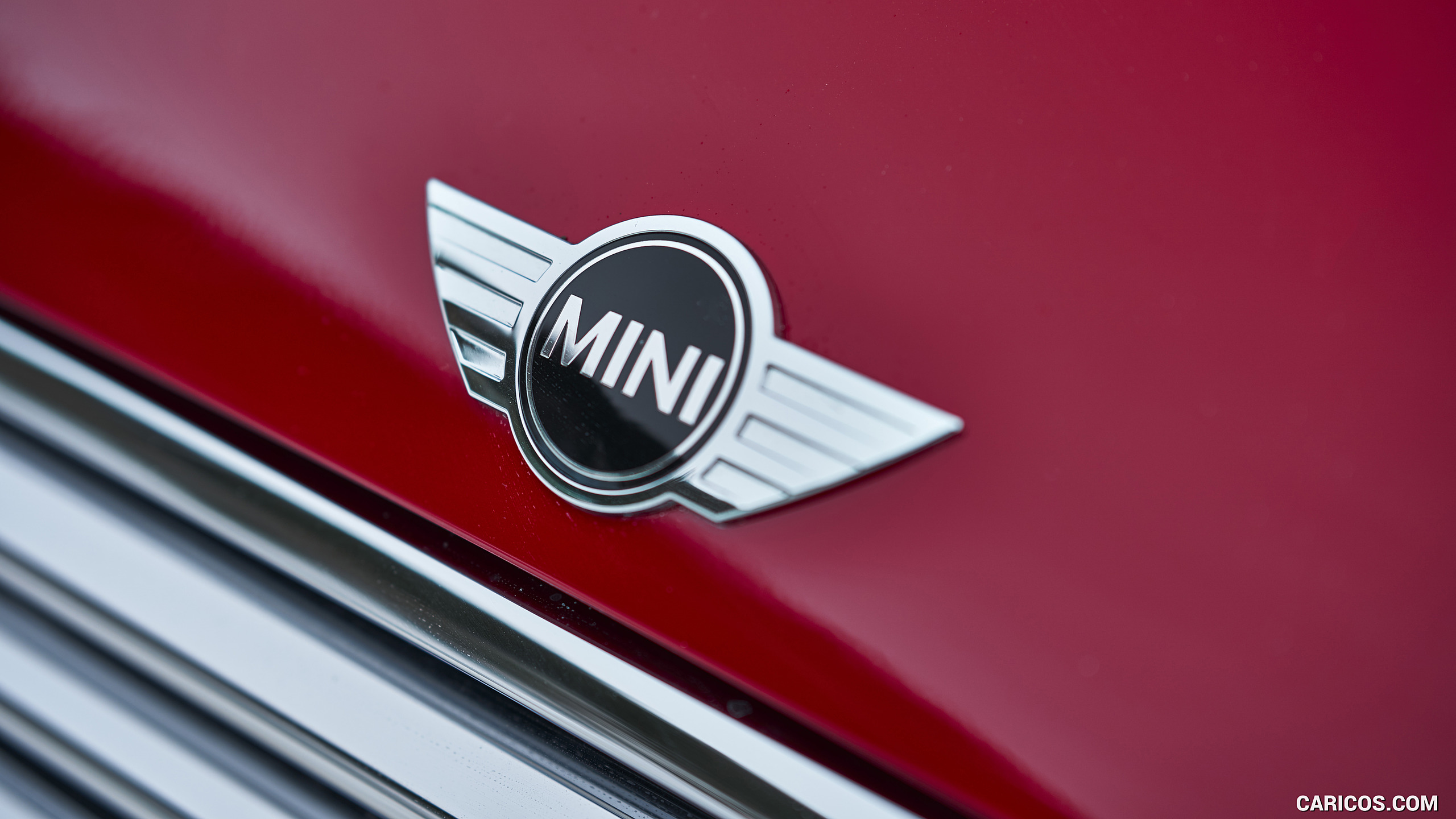 2018 MINI Cooper 5-Door with 7-Speed Steptronic Double-Clutch Transmission                 - Badge, #48 of 66