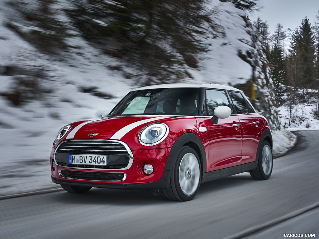 2018 MINI Cooper 5-Door with 7-Speed Steptronic Double-Clutch Transmission                 - Front