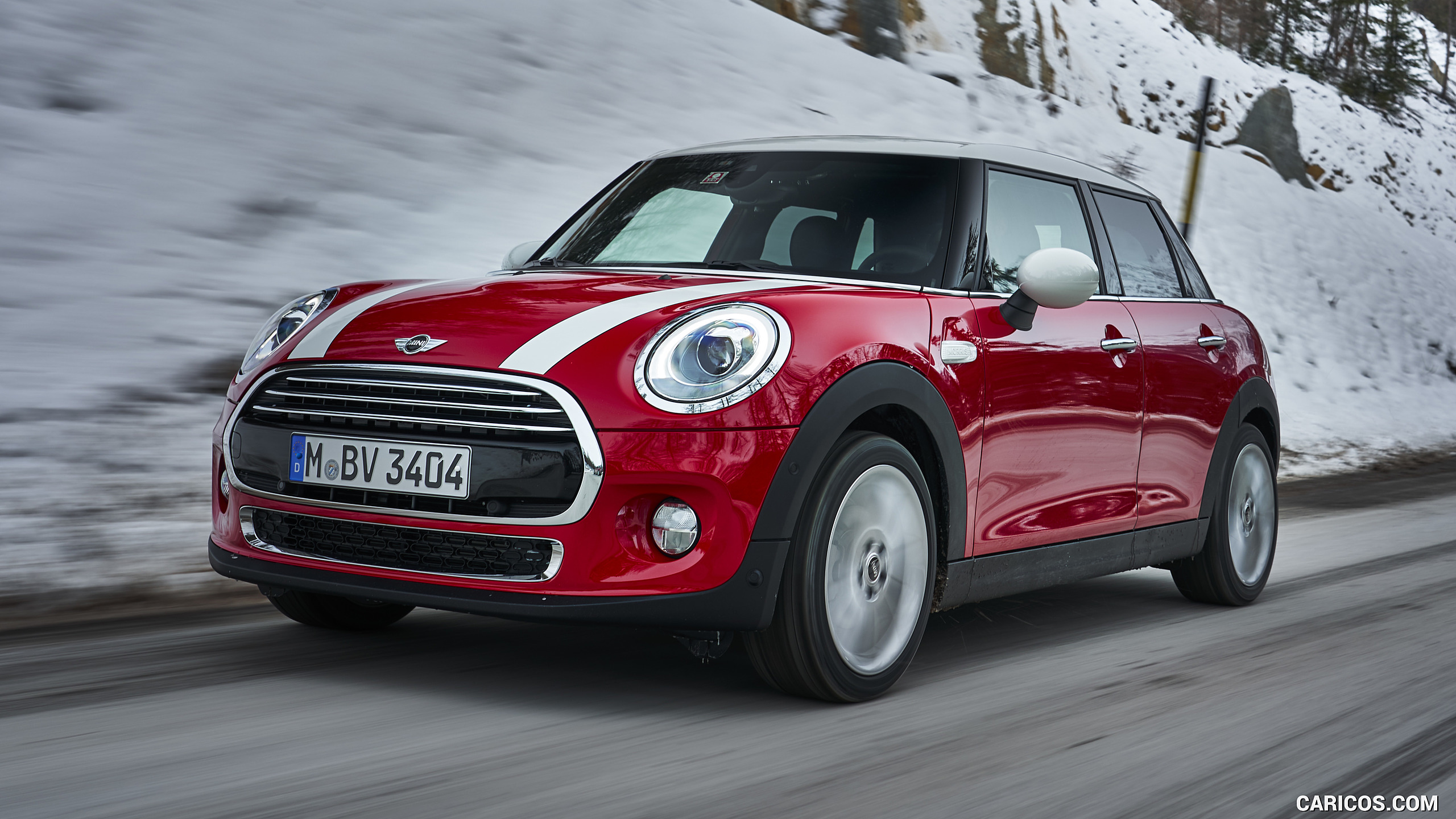 2018 MINI Cooper 5-Door with 7-Speed Steptronic Double-Clutch Transmission                 - Front Three-Quarter, #2 of 66