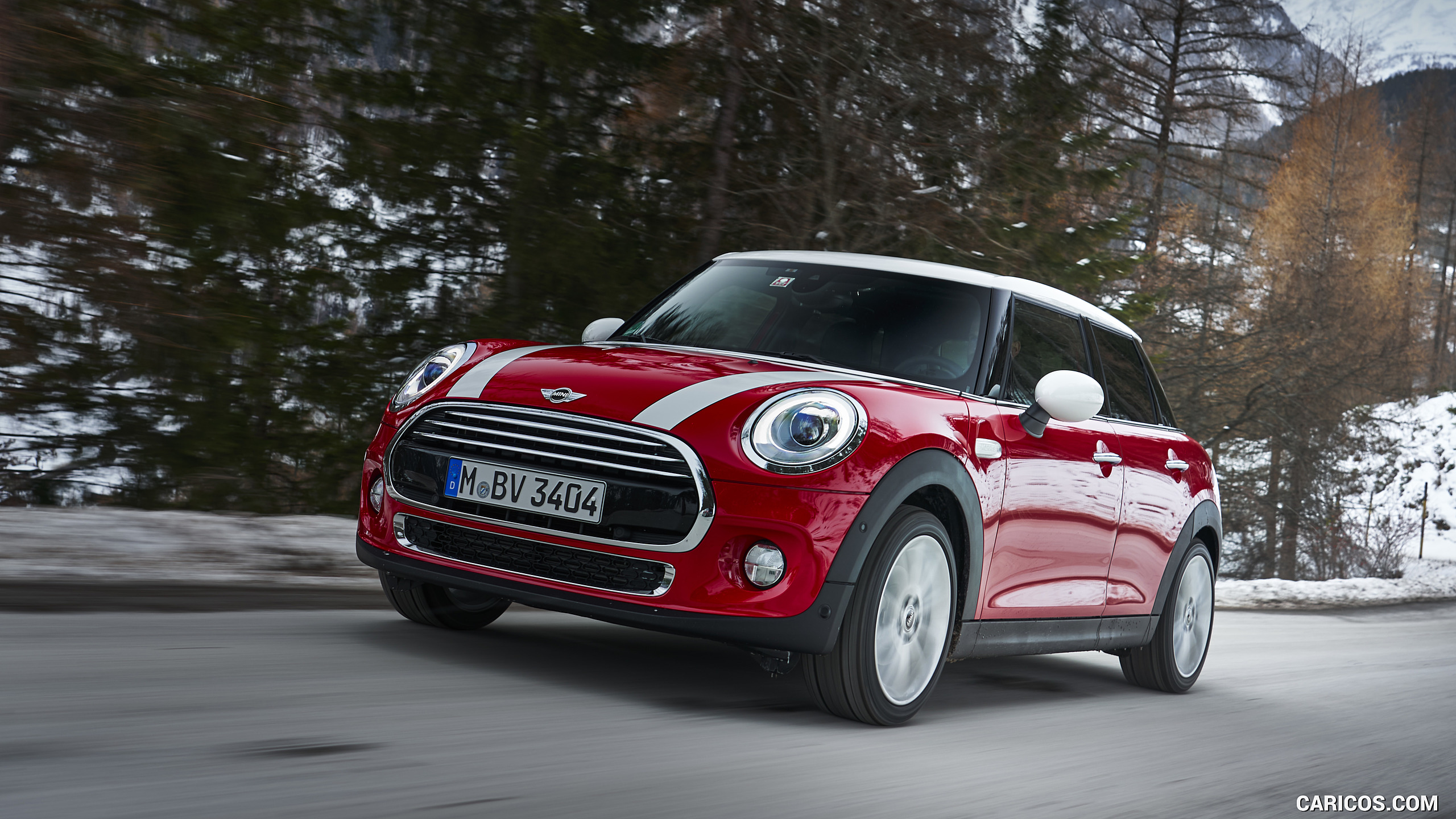 2018 MINI Cooper 5-Door with 7-Speed Steptronic Double-Clutch Transmission                 - Front Three-Quarter, #5 of 66