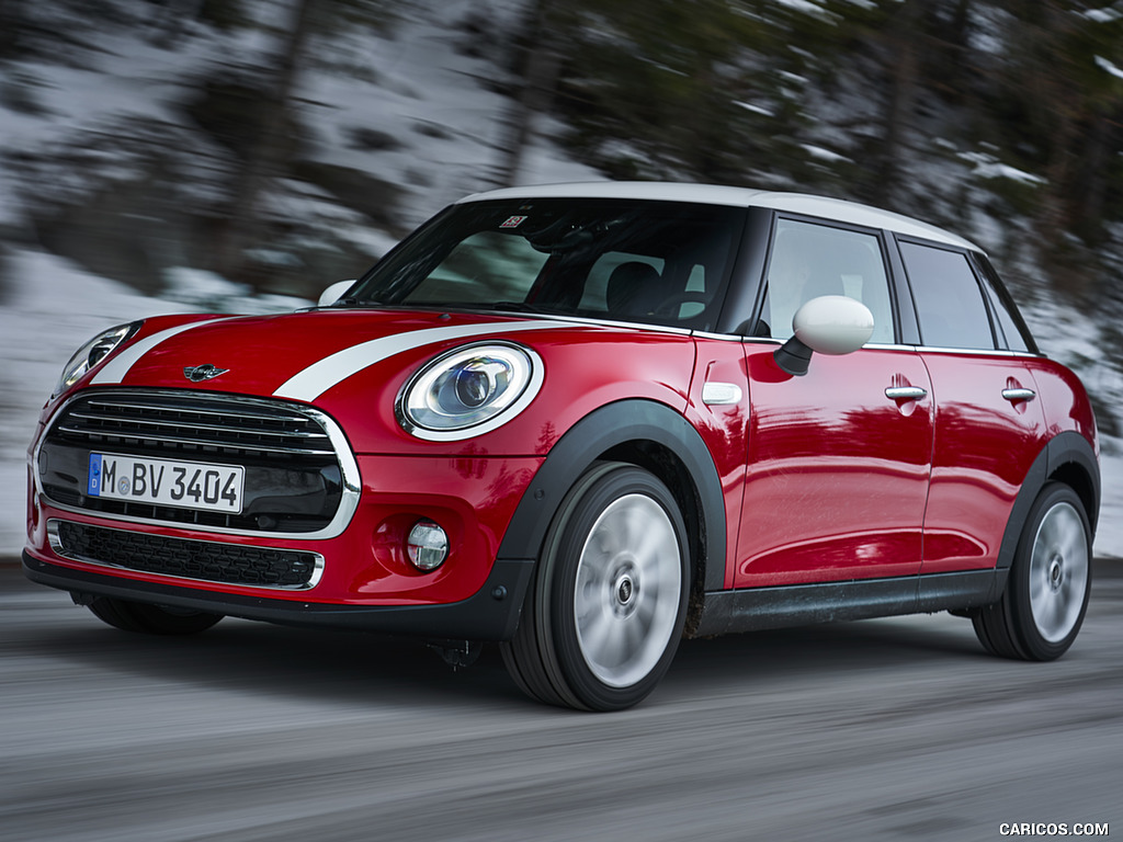 2018 MINI Cooper 5-Door with 7-Speed Steptronic Double-Clutch Transmission                 - Front Three-Quarter