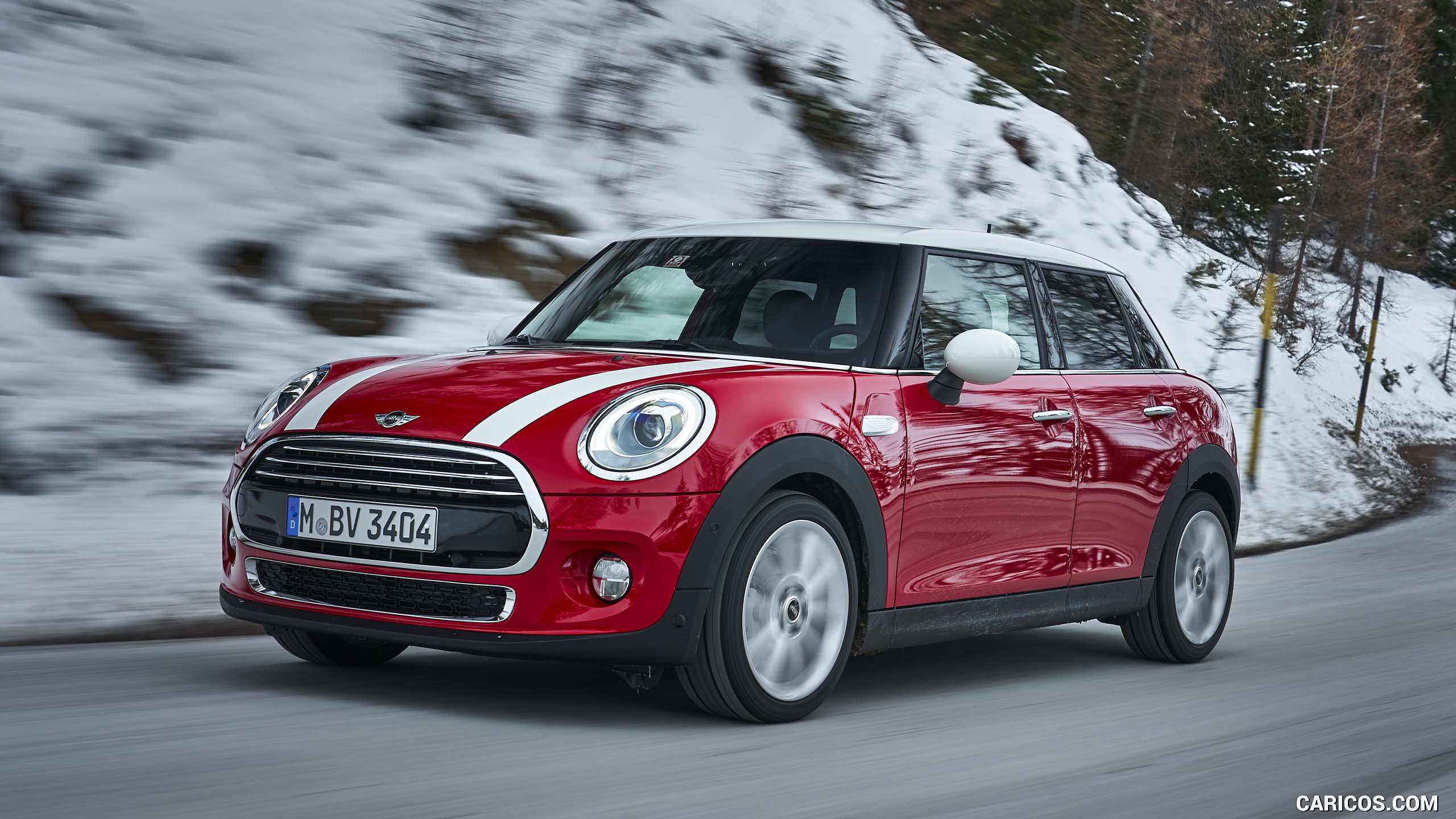 2018 MINI Cooper 5-Door with 7-Speed Steptronic Double-Clutch Transmission                 - Front Three-Quarter, #13 of 66