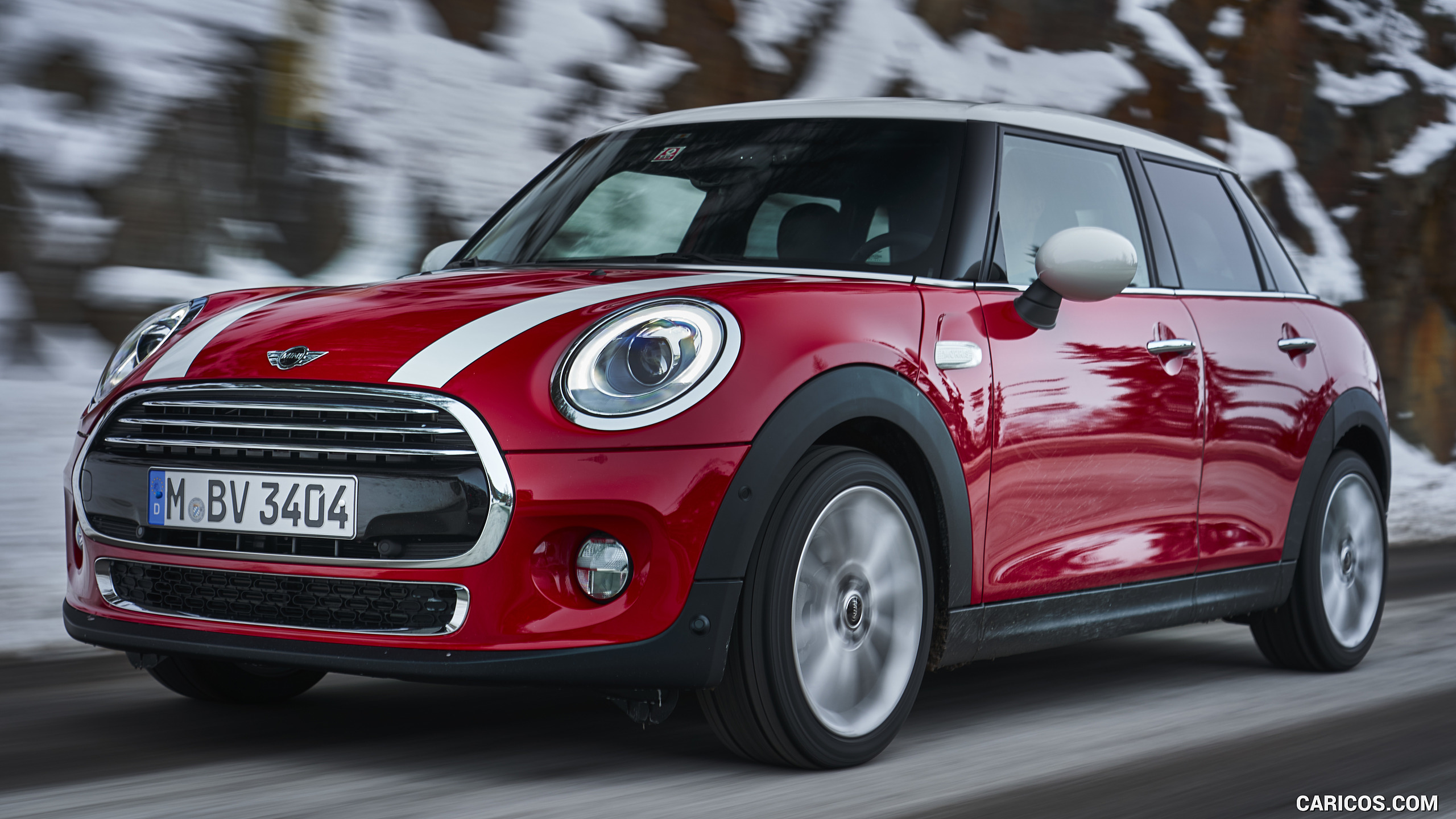 2018 MINI Cooper 5-Door with 7-Speed Steptronic Double-Clutch Transmission                 - Front Three-Quarter, #16 of 66