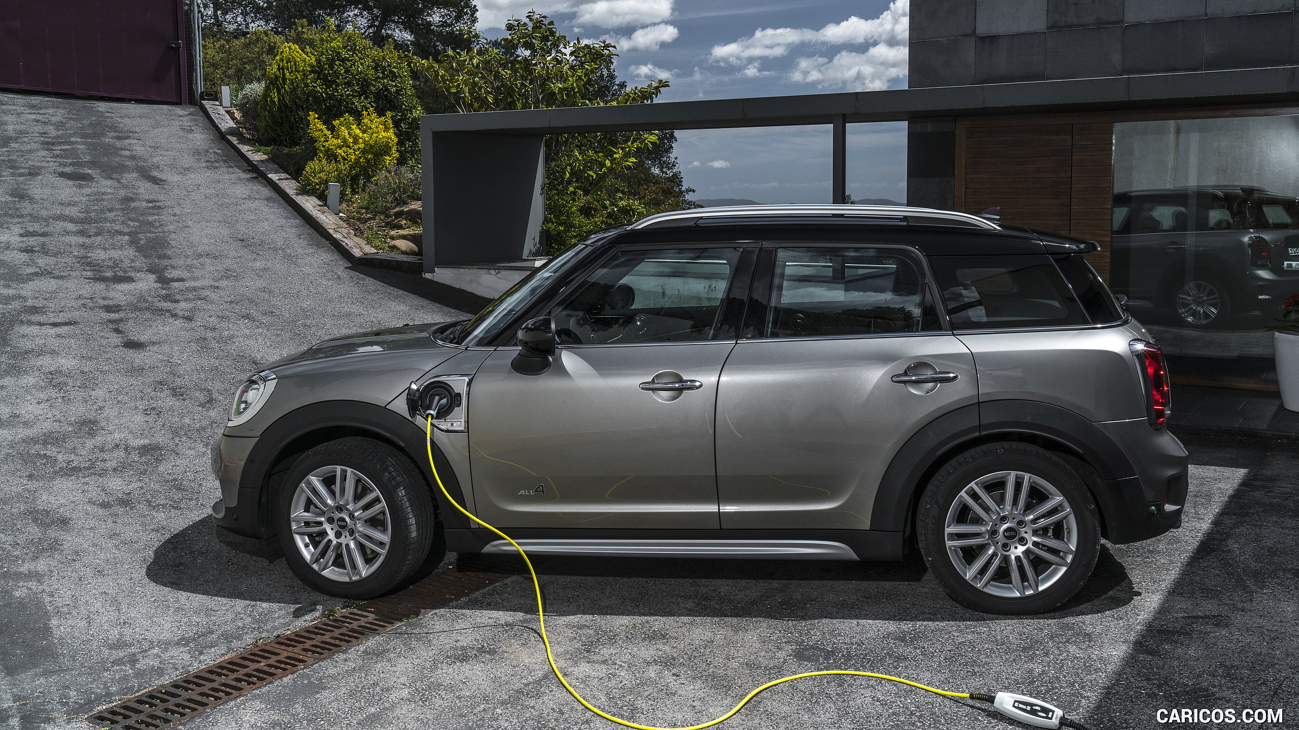 2018 MINI Cooper S E Countryman ALL4 Plug-In Hybrid - Charging, #112 of 125