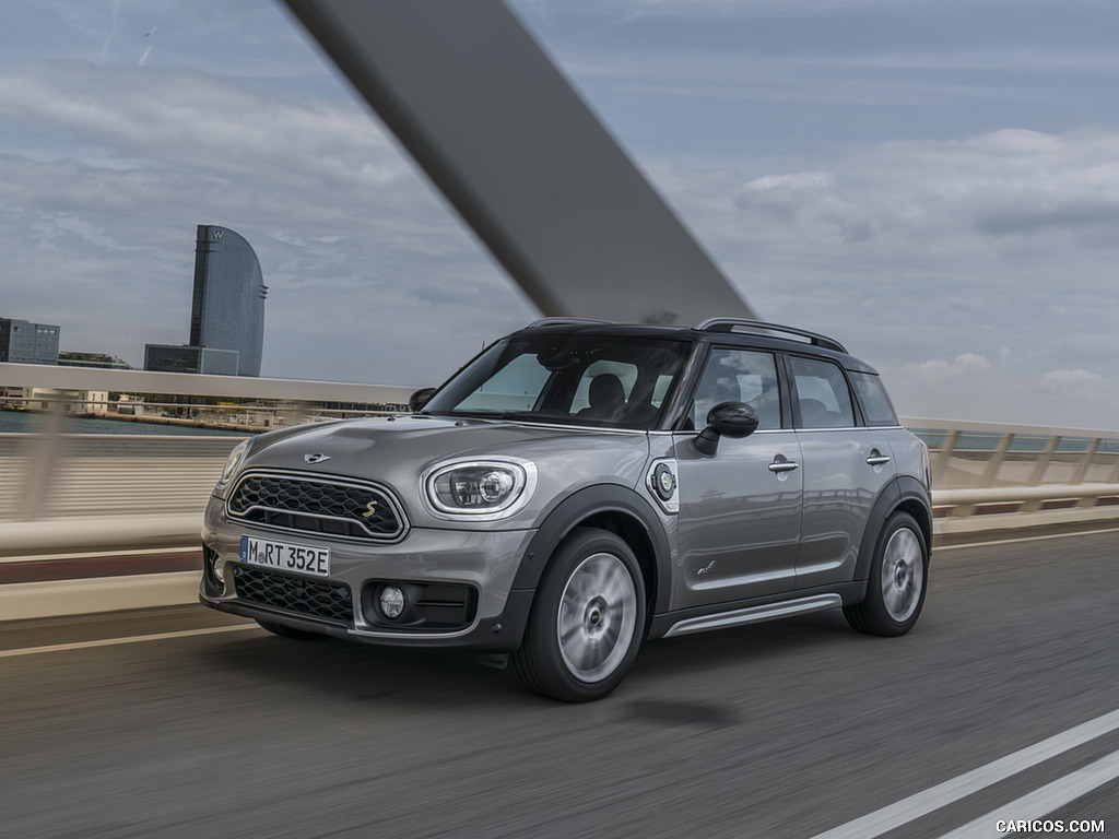 2018 MINI Cooper S E Countryman ALL4 Plug-In Hybrid - Front Three-Quarter