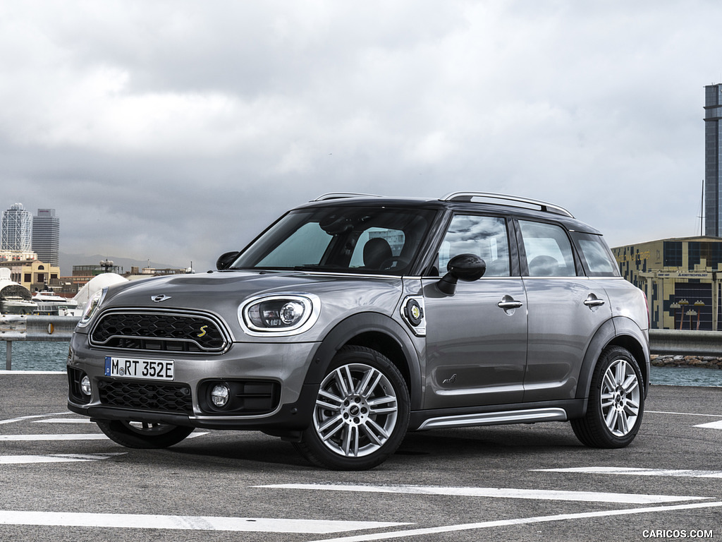 2018 MINI Cooper S E Countryman ALL4 Plug-In Hybrid - Front Three-Quarter