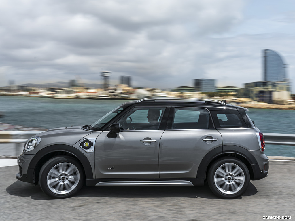 2018 MINI Cooper S E Countryman ALL4 Plug-In Hybrid - Side