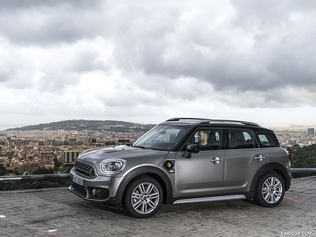 2018 MINI Cooper S E Countryman ALL4 Plug-In Hybrid - Side