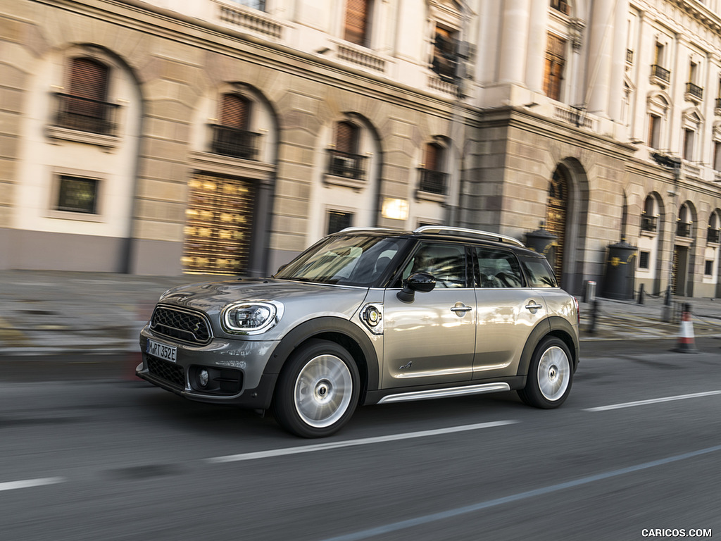 2018 MINI Cooper S E Countryman ALL4 Plug-In Hybrid - Side