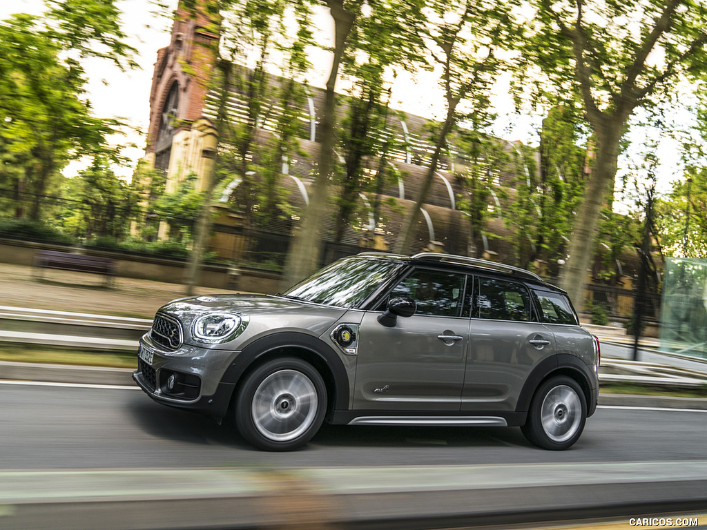 2018 MINI Cooper S E Countryman ALL4 Plug-In Hybrid - Side