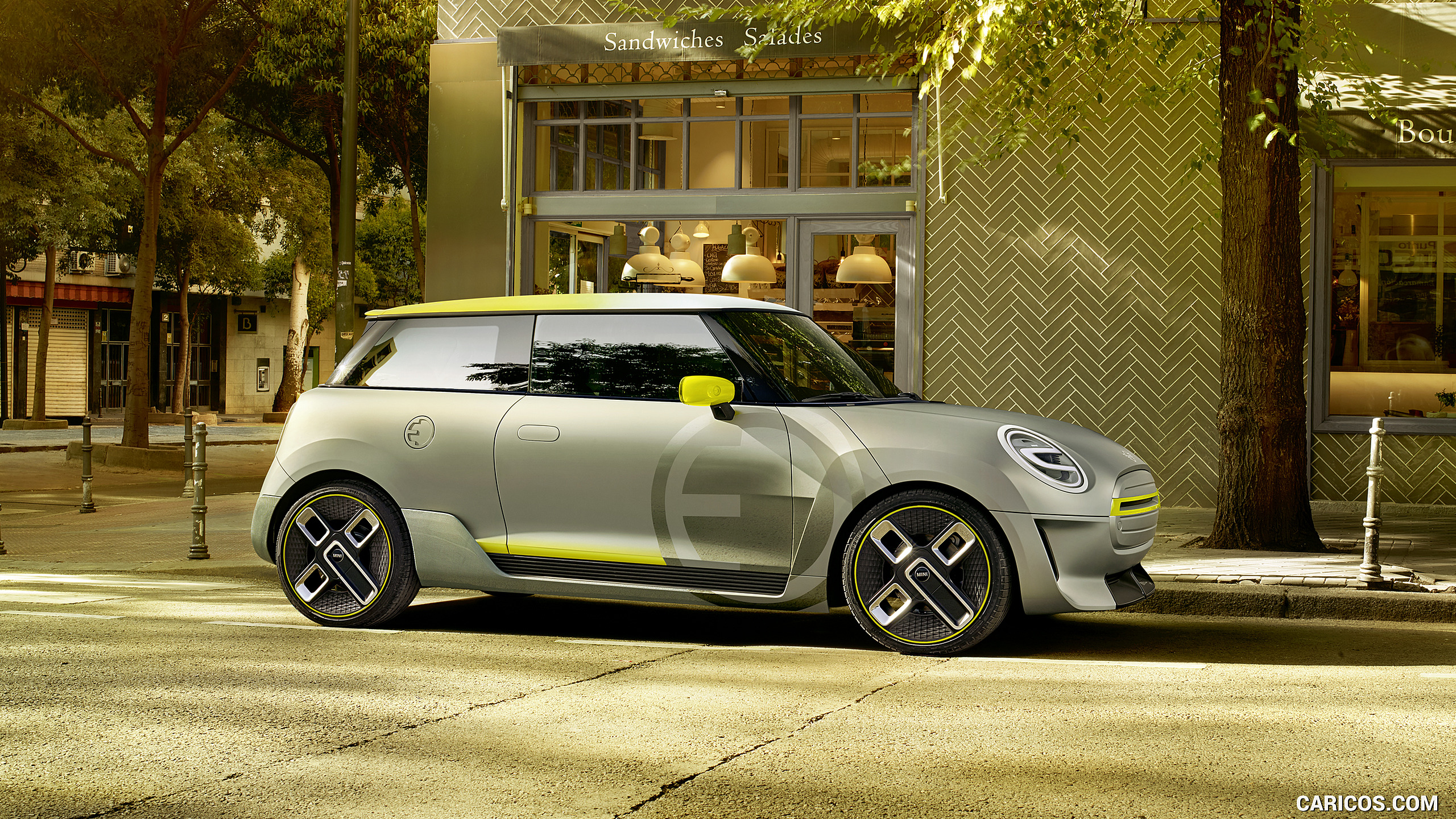 2018 MINI Electric Concept - Side, #2 of 19