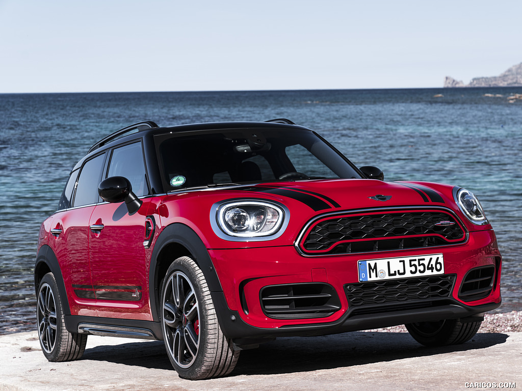 2018 MINI John Cooper Works Countryman ALL4 - Front Three-Quarter