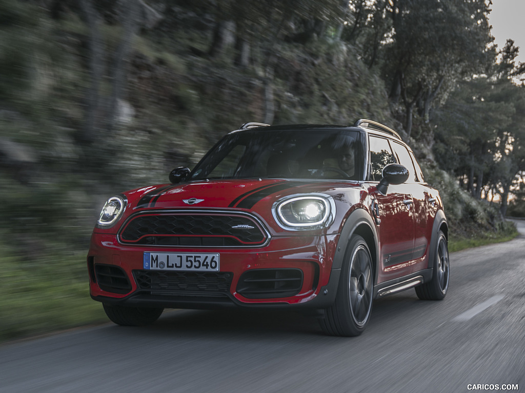 2018 MINI John Cooper Works Countryman ALL4 - Front Three-Quarter