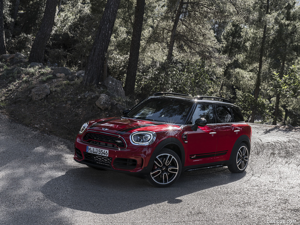 2018 MINI John Cooper Works Countryman ALL4 - Front Three-Quarter