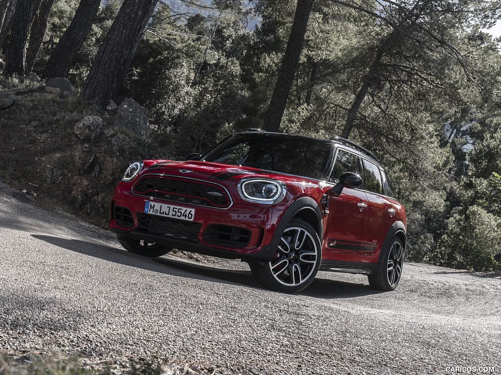 2018 MINI John Cooper Works Countryman ALL4 - Front Three-Quarter