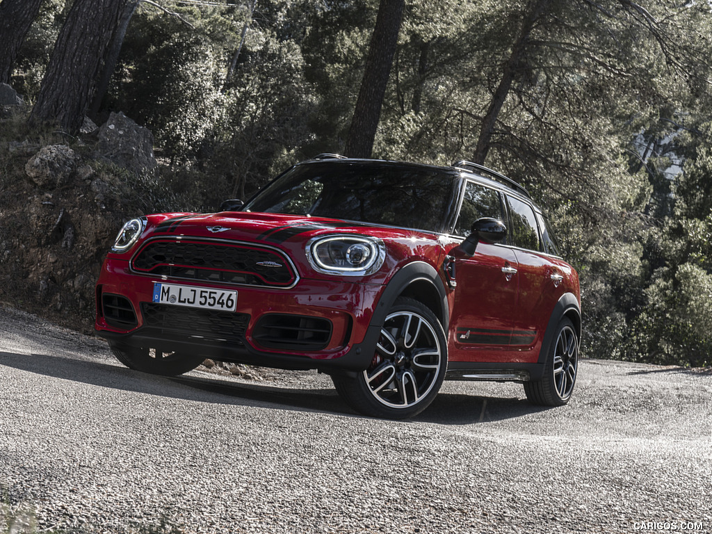 2018 MINI John Cooper Works Countryman ALL4 - Front Three-Quarter